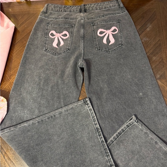 J for Justify Denim - Women’s Gray Washed Jeans with Pink Bow Pocket Embroidery wide leg size m